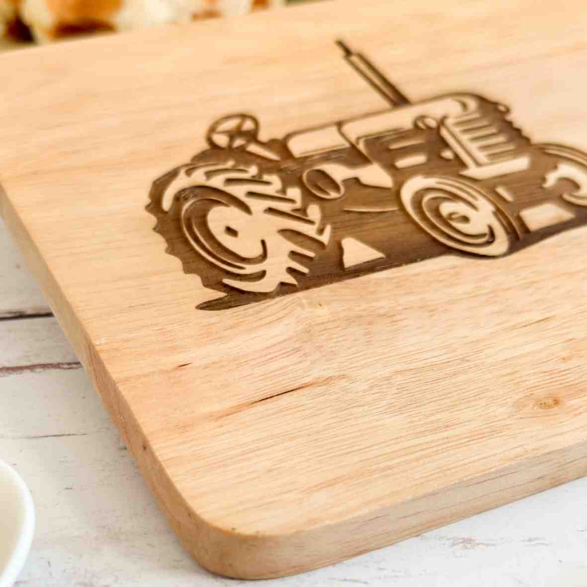 Nachhaltig und persönlich: Frühstücksbrettchen mit Gravur