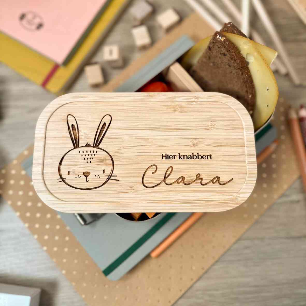 Personalisierte Brotdose mit Hase und Namensgravur