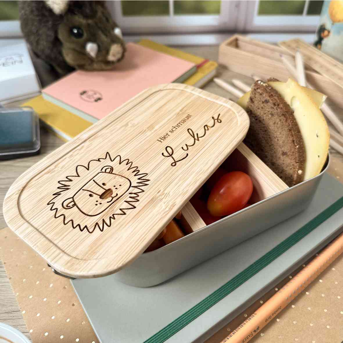Personalisierte Brotdose mit Löwe und Namensgravur