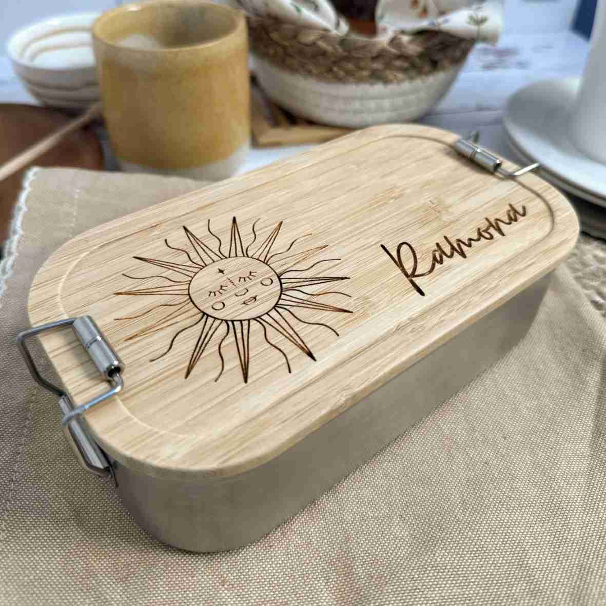 Personalisierte Brotdose mit Boho-Sonne und Namensgravur