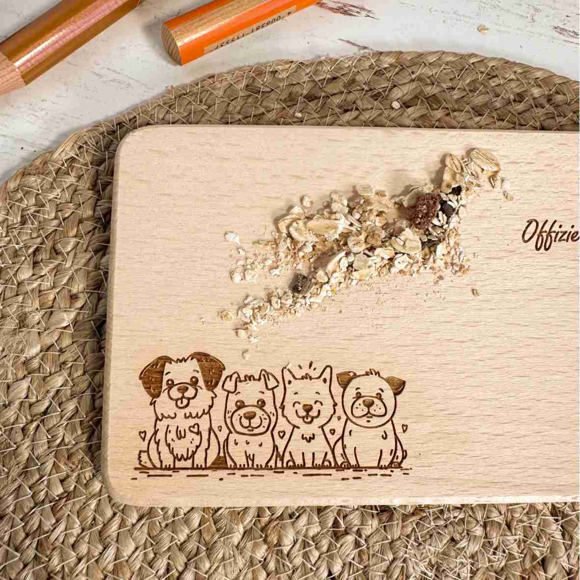 Rechteckiges Frühstücksbrett mit Hundebande und Namen