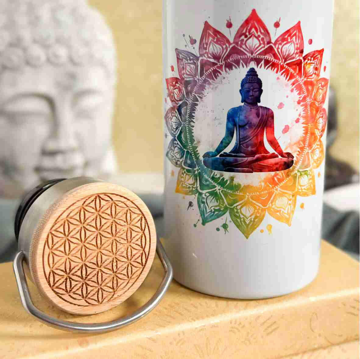 Thermoflasche weiß Buddha bunt.