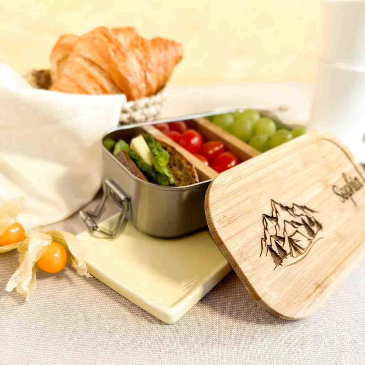 Personalisierte Brotdose Berge Zelt - Edelstahl mit Bambusdeckel.