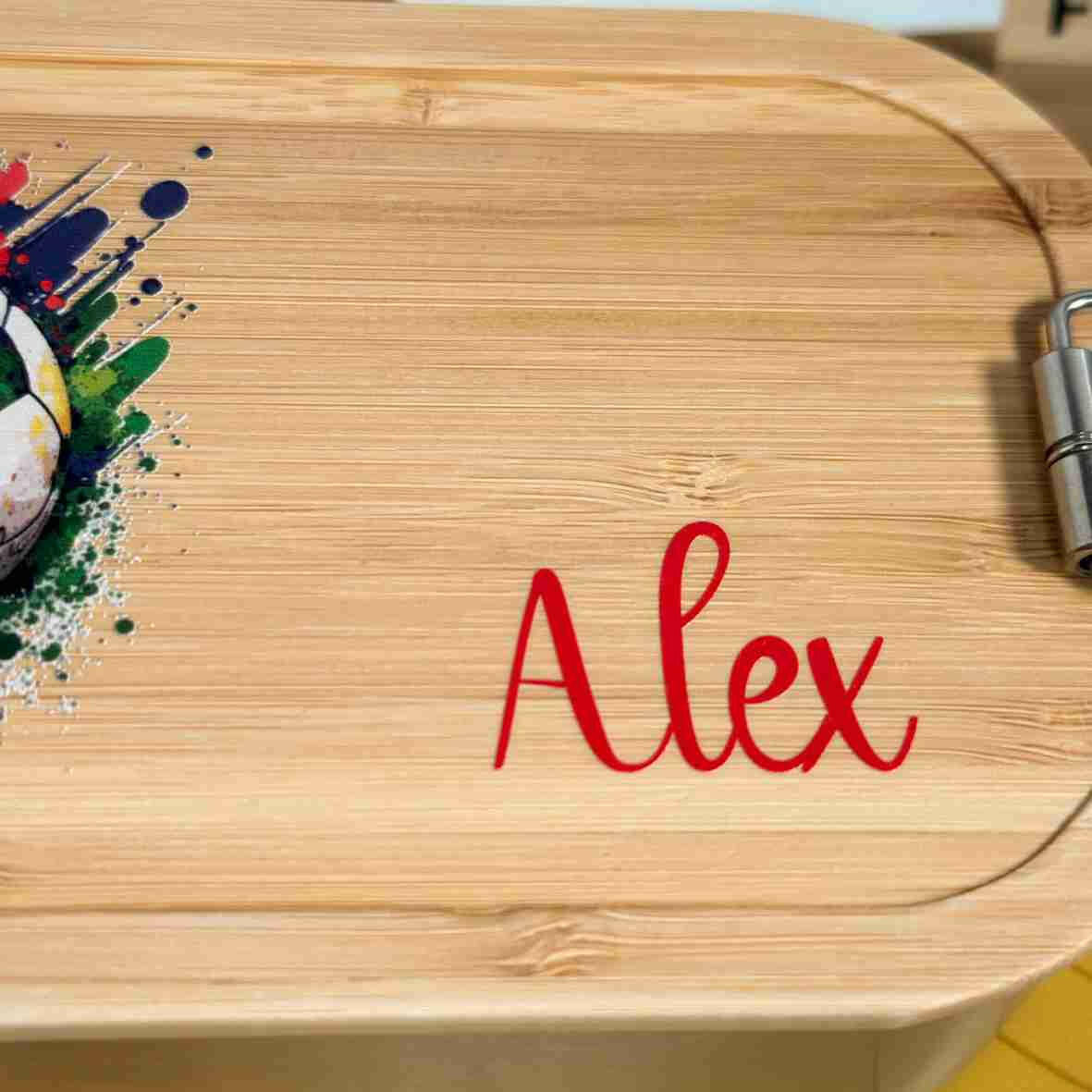 Personalisierte Brotdose Fußball 2, farbig bedruckt - Edelstahl mit Bambusdeckel.