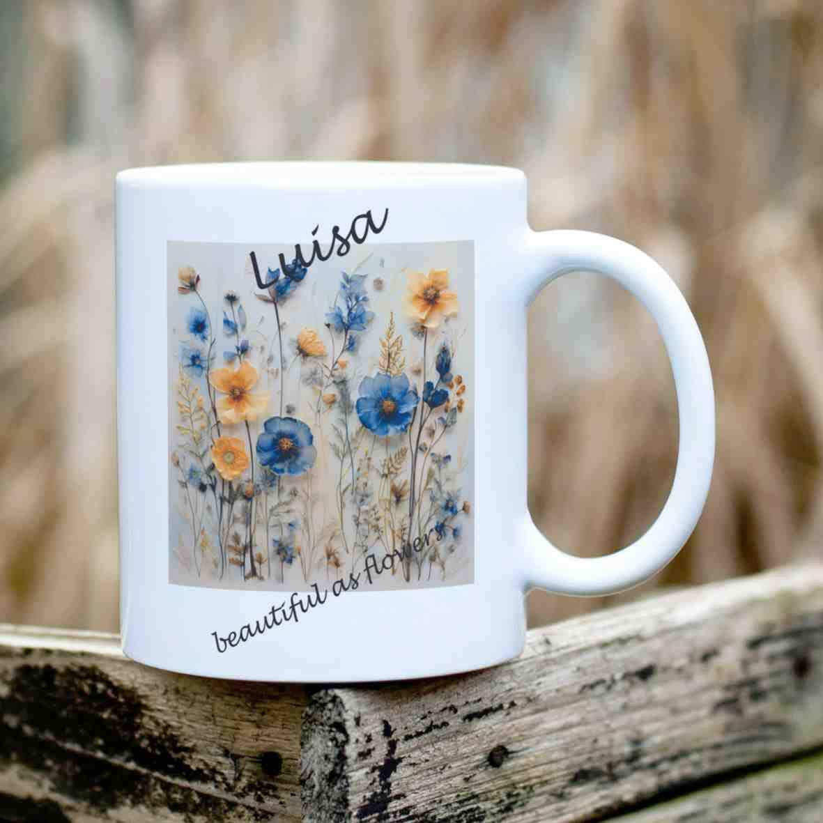 Personalisierte Tasse gepresste Kornblumen-Grafik.