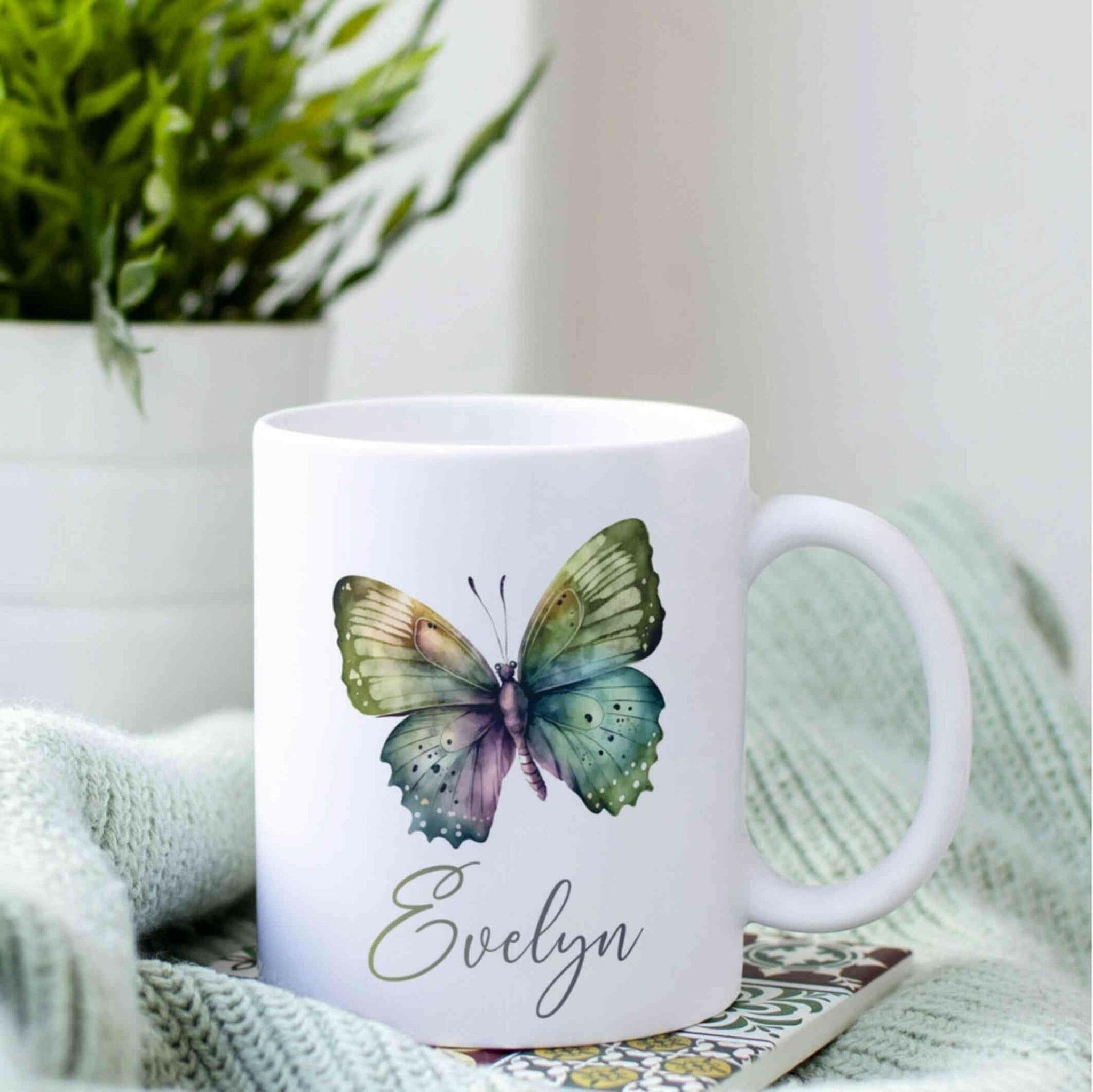 Personalisierte Tasse grüner Schmetterling.