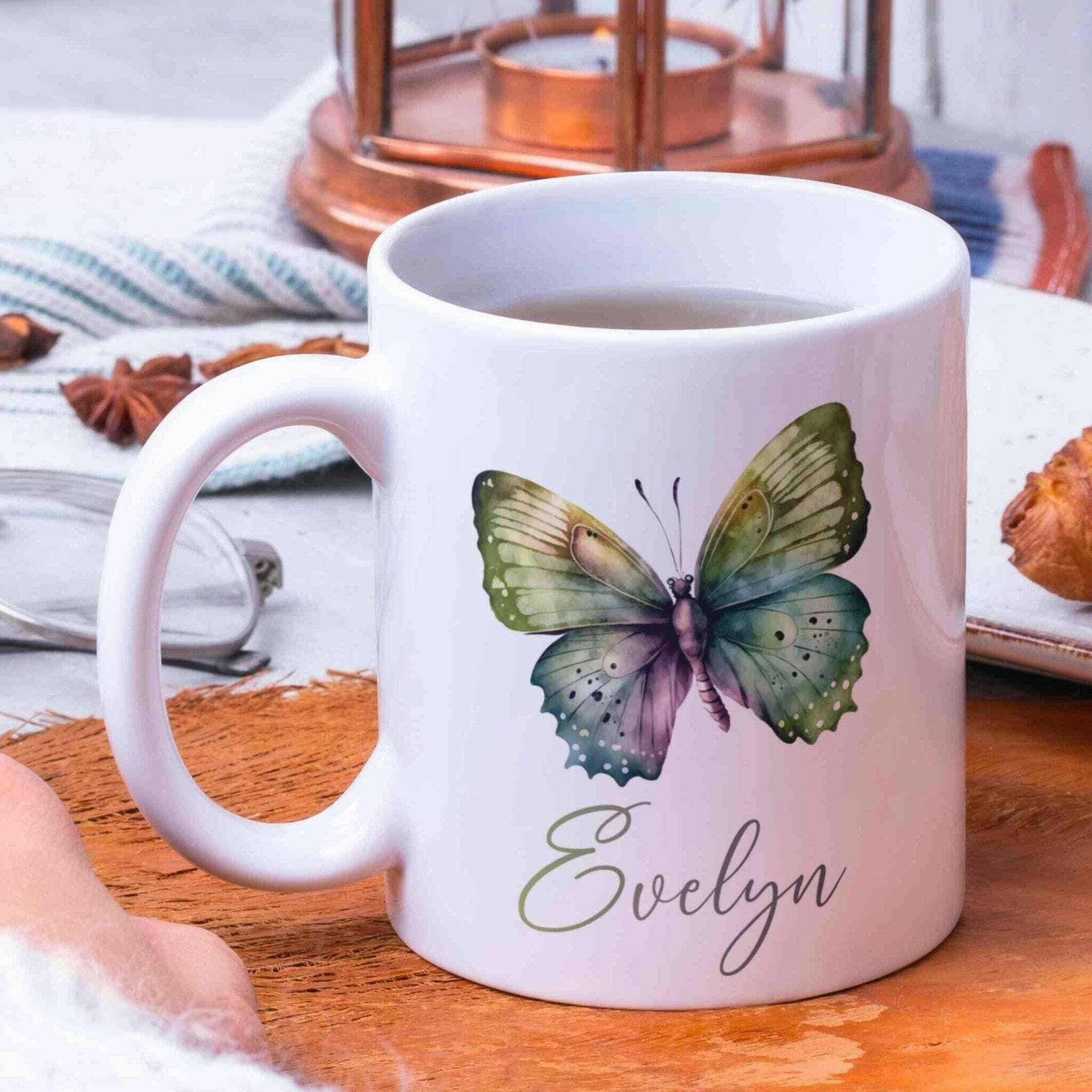 Personalisierte Tasse grüner Schmetterling.
