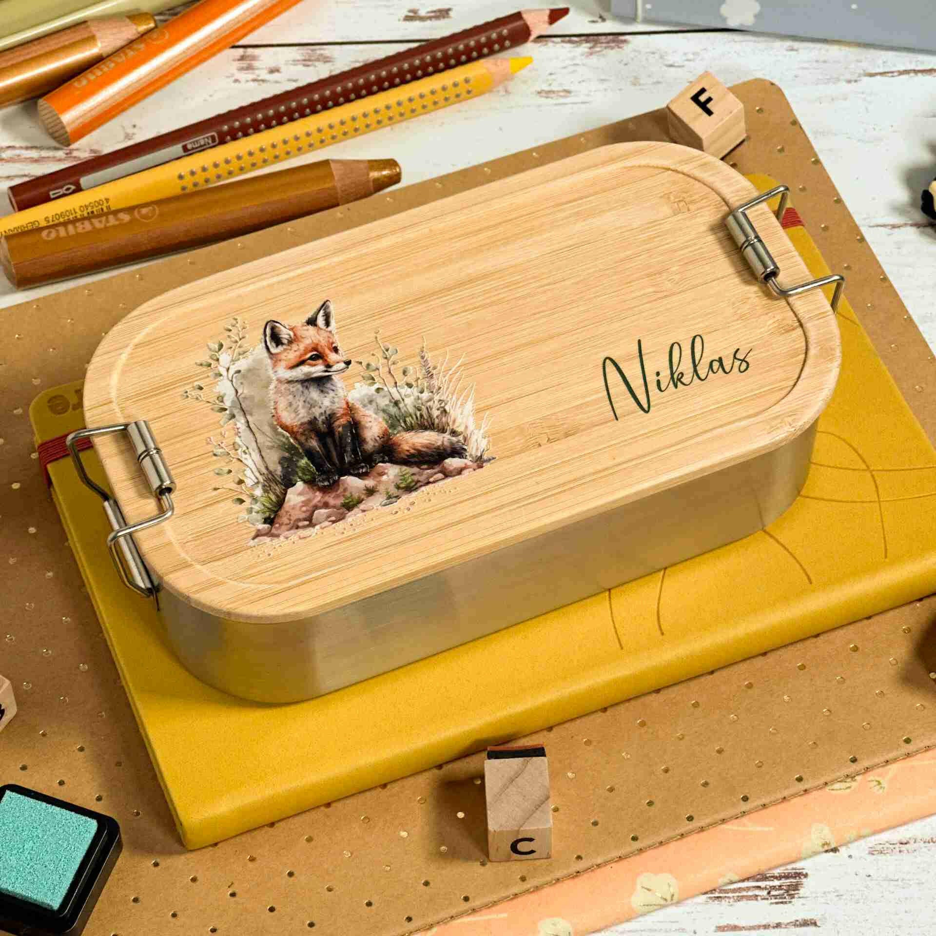 Personalisierte Brotdose Fuchs, farbig bedruckt - Edelstahl mit Bambusdeckel.