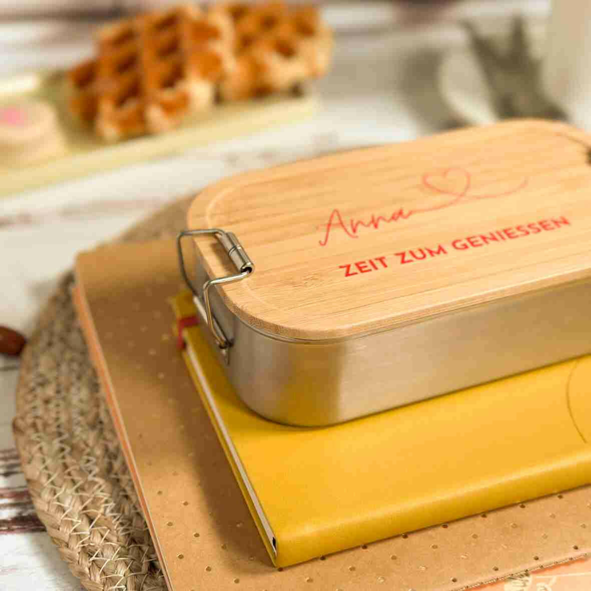 Personalisierte Brotdose - Name, Herz, Spruch ROT.