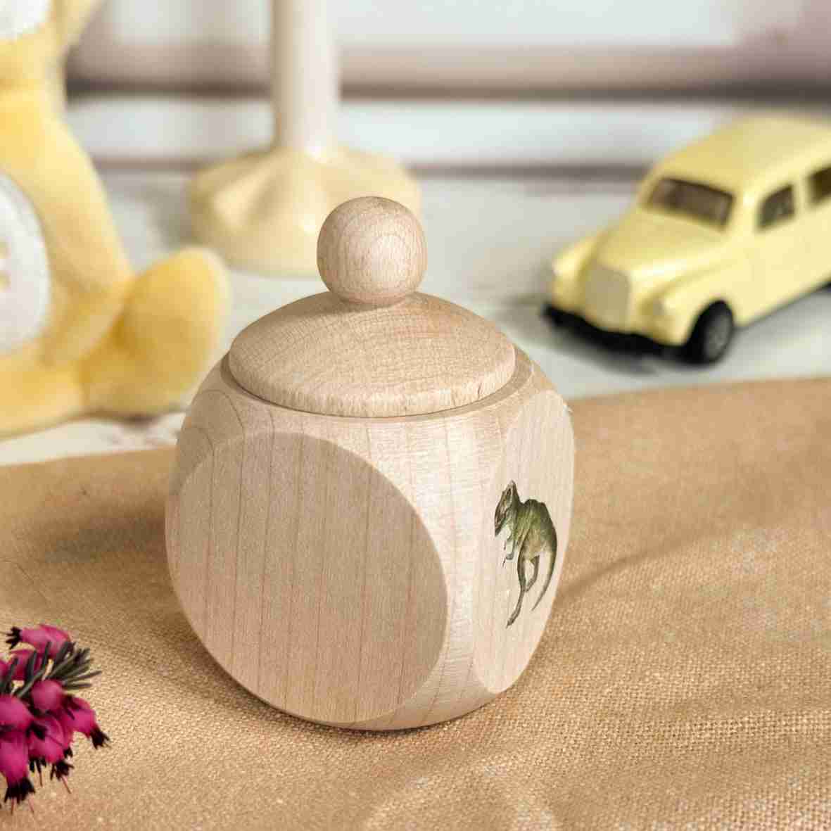 Personalisierte Milchzahndose Dino aus Holz