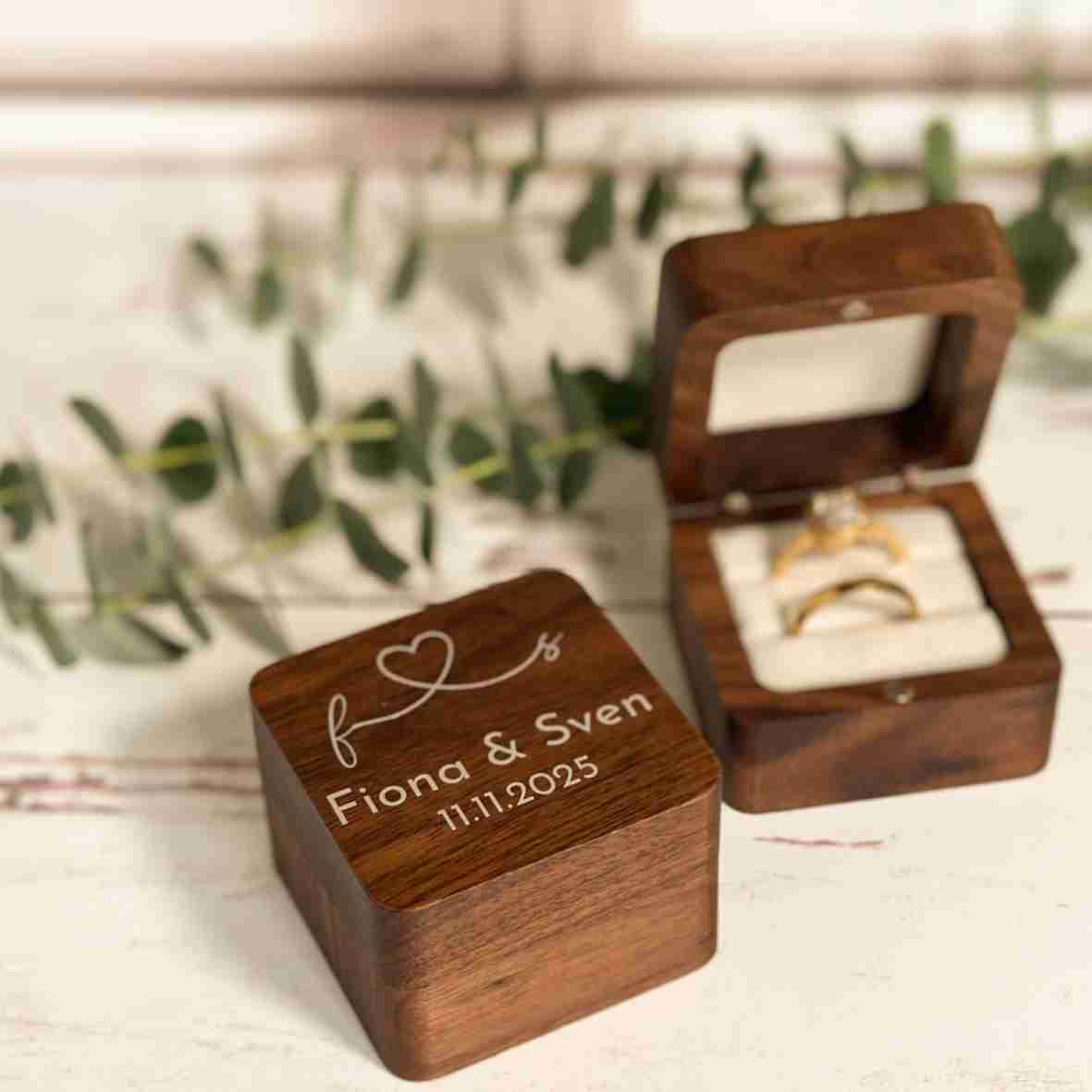 Ringbox Holz Herzlinie Namen