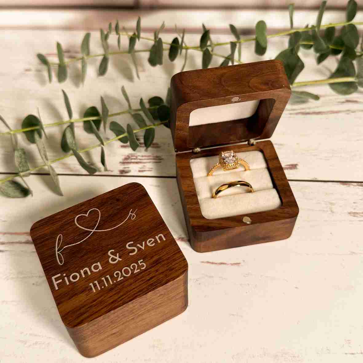 Ringbox Holz Herzlinie Namen
