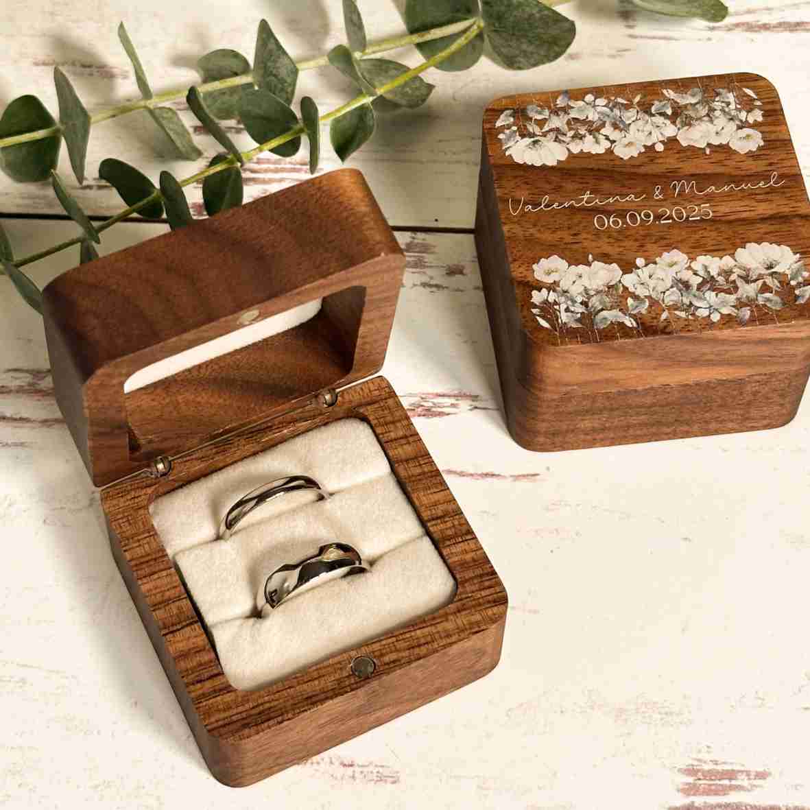 Ringbox Holz Blumenmotiv Namen