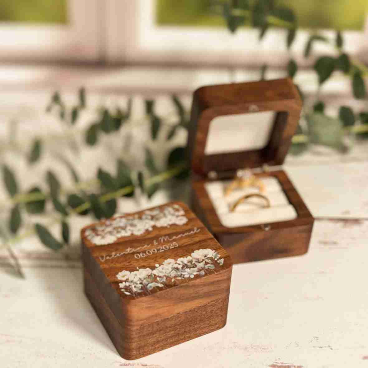 Ringbox Holz Blumenmotiv Namen