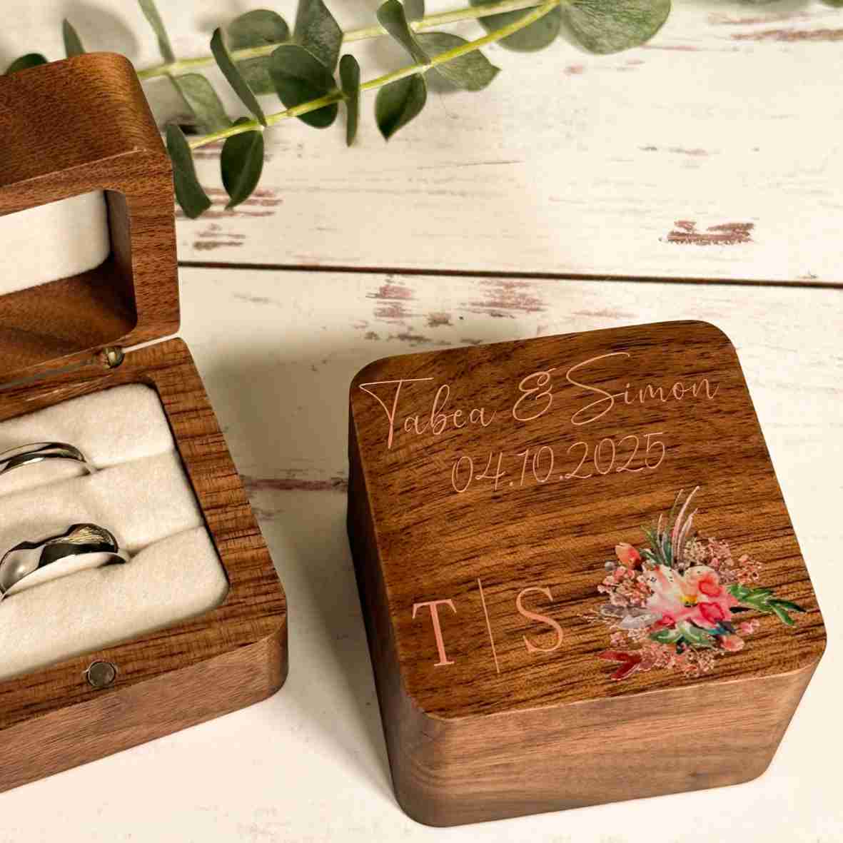 Ringbox Holz mit Blumenmotiv
