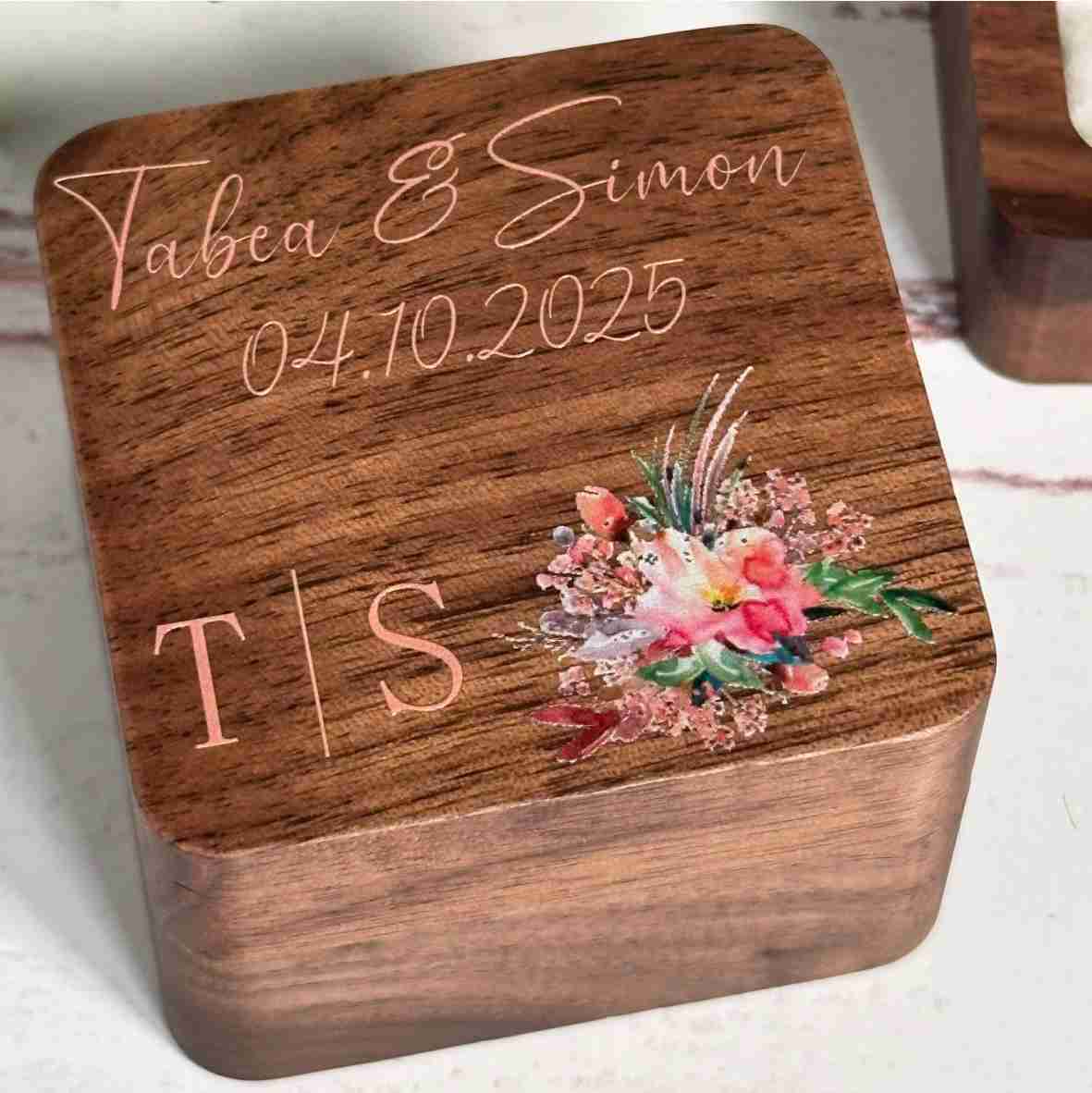 Ringbox Holz mit Blumenmotiv