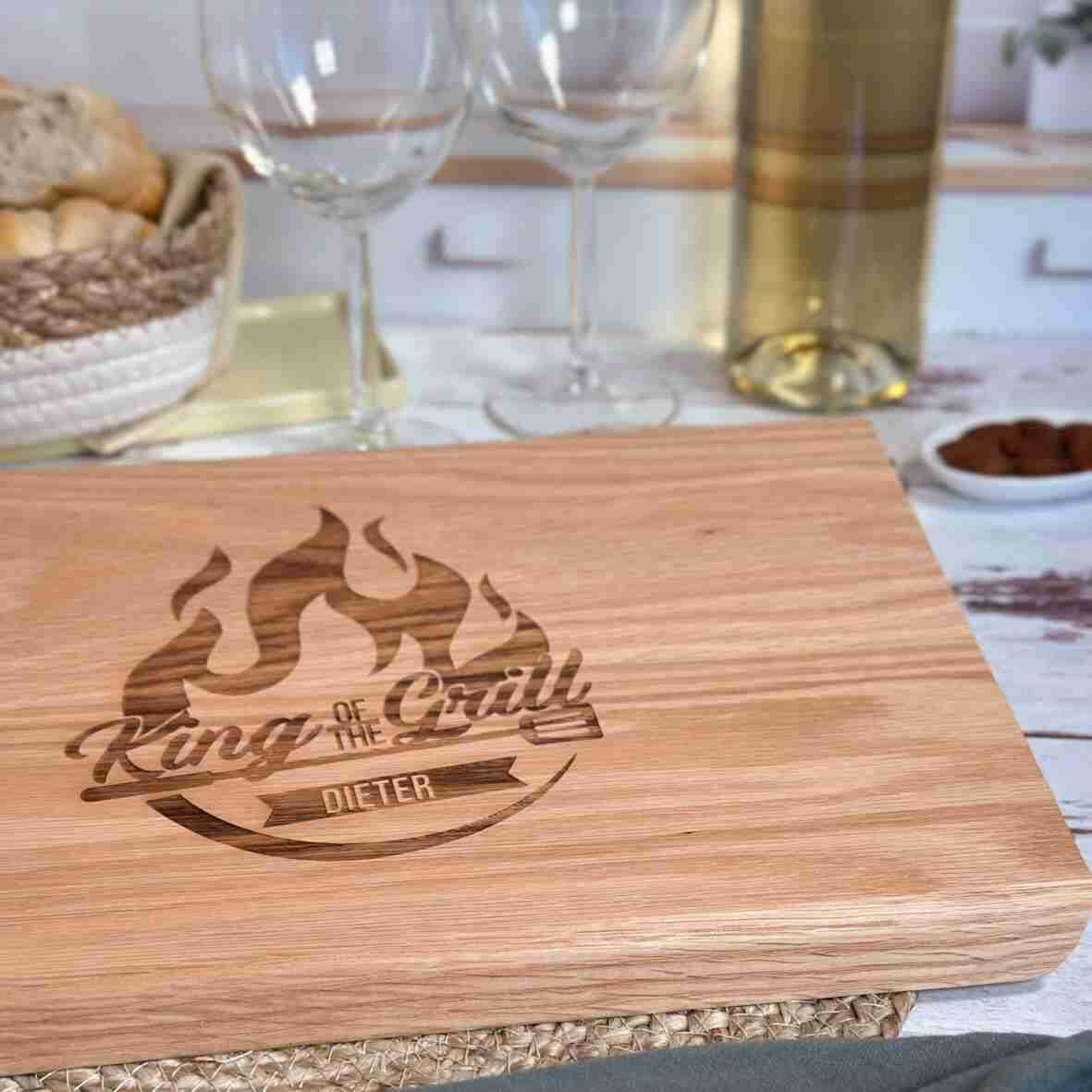 Personalisiertes Schneidebrett Eiche King of the Grill (2).