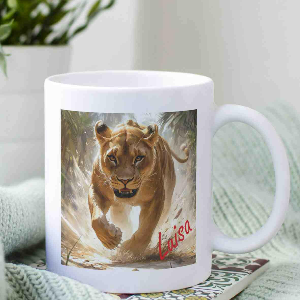 Personalisierte Tasse mächtige Löwin.