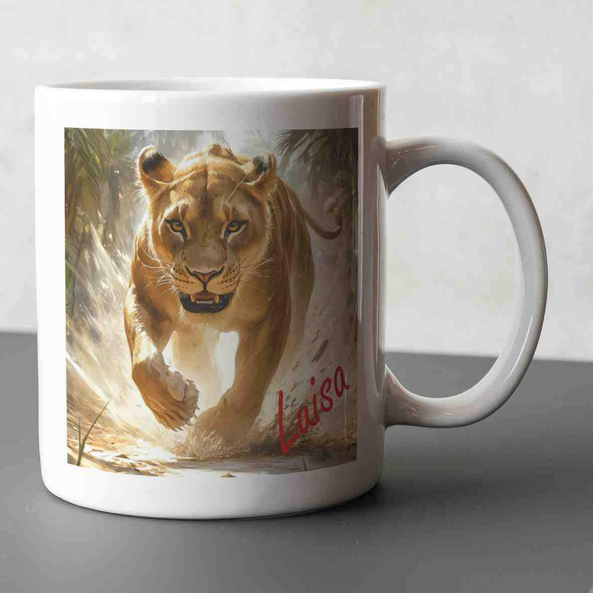 Personalisierte Tasse mächtige Löwin.