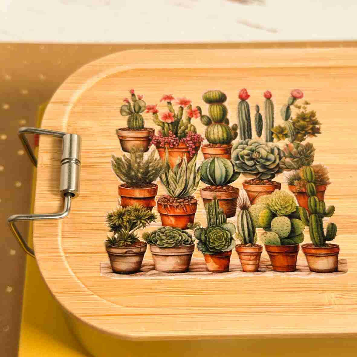 Personalisierte Brotdose Kakteen, farbig bedruckt - Edelstahl mit Bambusdeckel.