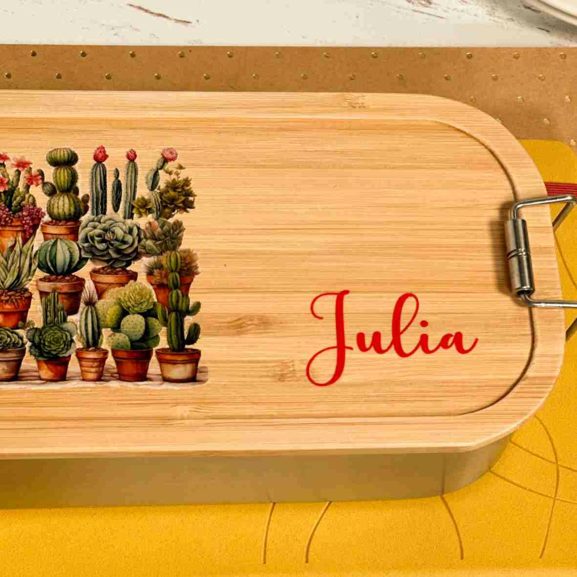 Personalisierte Brotdose Kakteen, farbig bedruckt - Edelstahl mit Bambusdeckel.