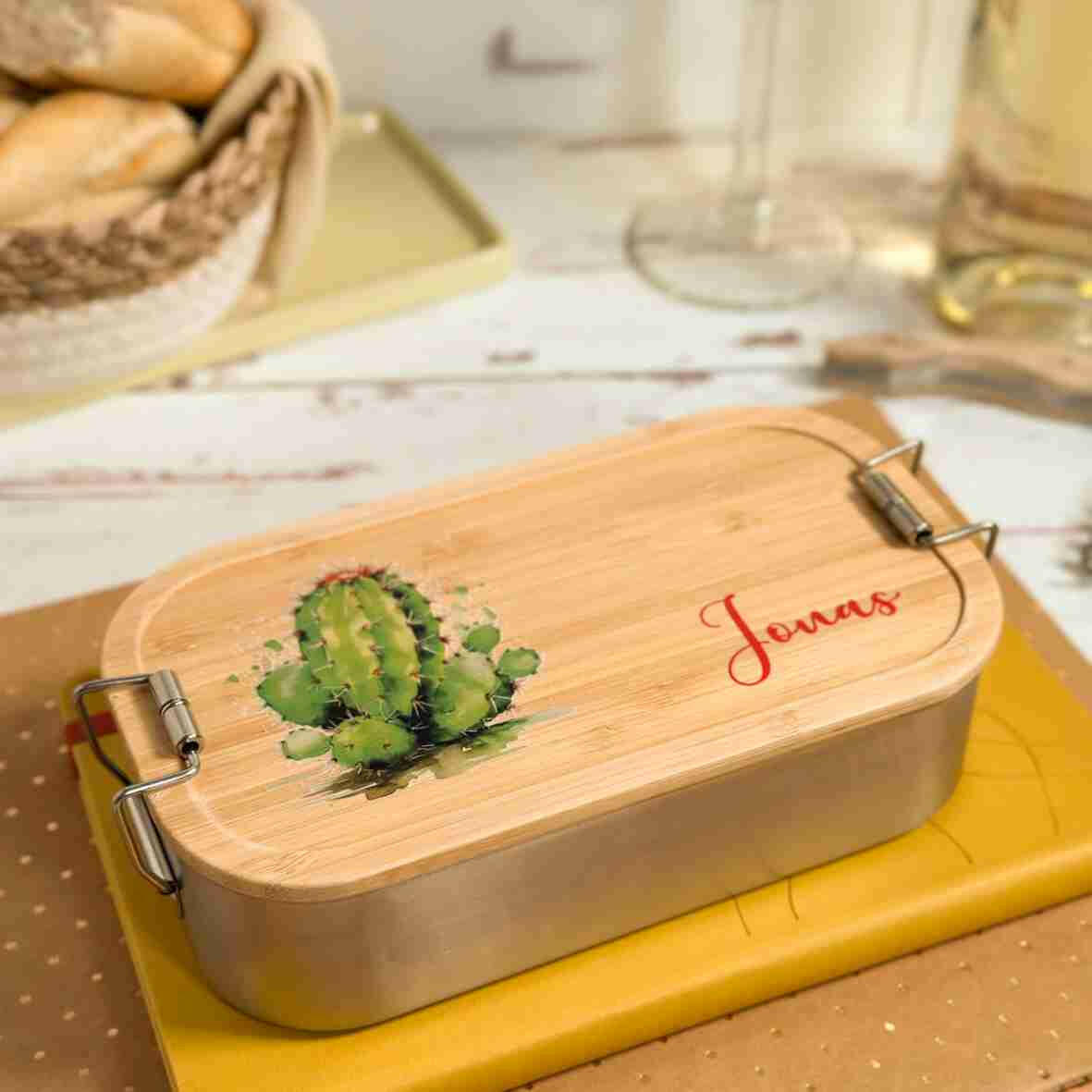 Personalisierte Brotdose Kaktus, farbig bedruckt - Edelstahl mit Bambusdeckel.