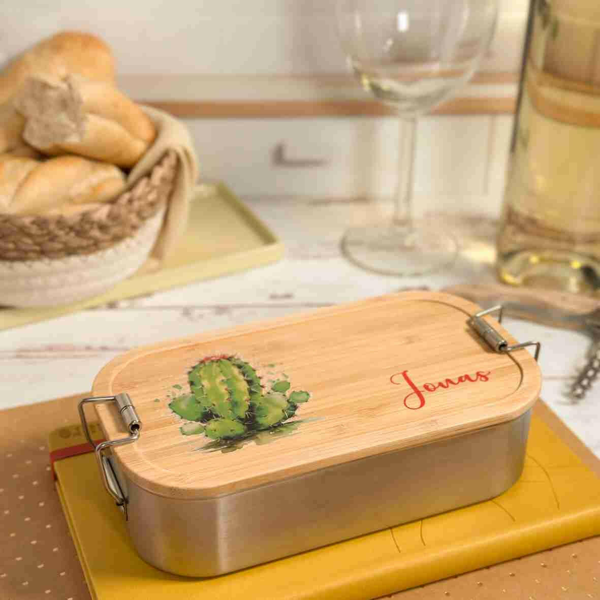 Personalisierte Brotdose Kaktus, farbig bedruckt - Edelstahl mit Bambusdeckel.