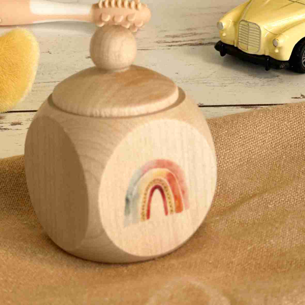 Milchzahndose Holz Regenbogen – personalisiert