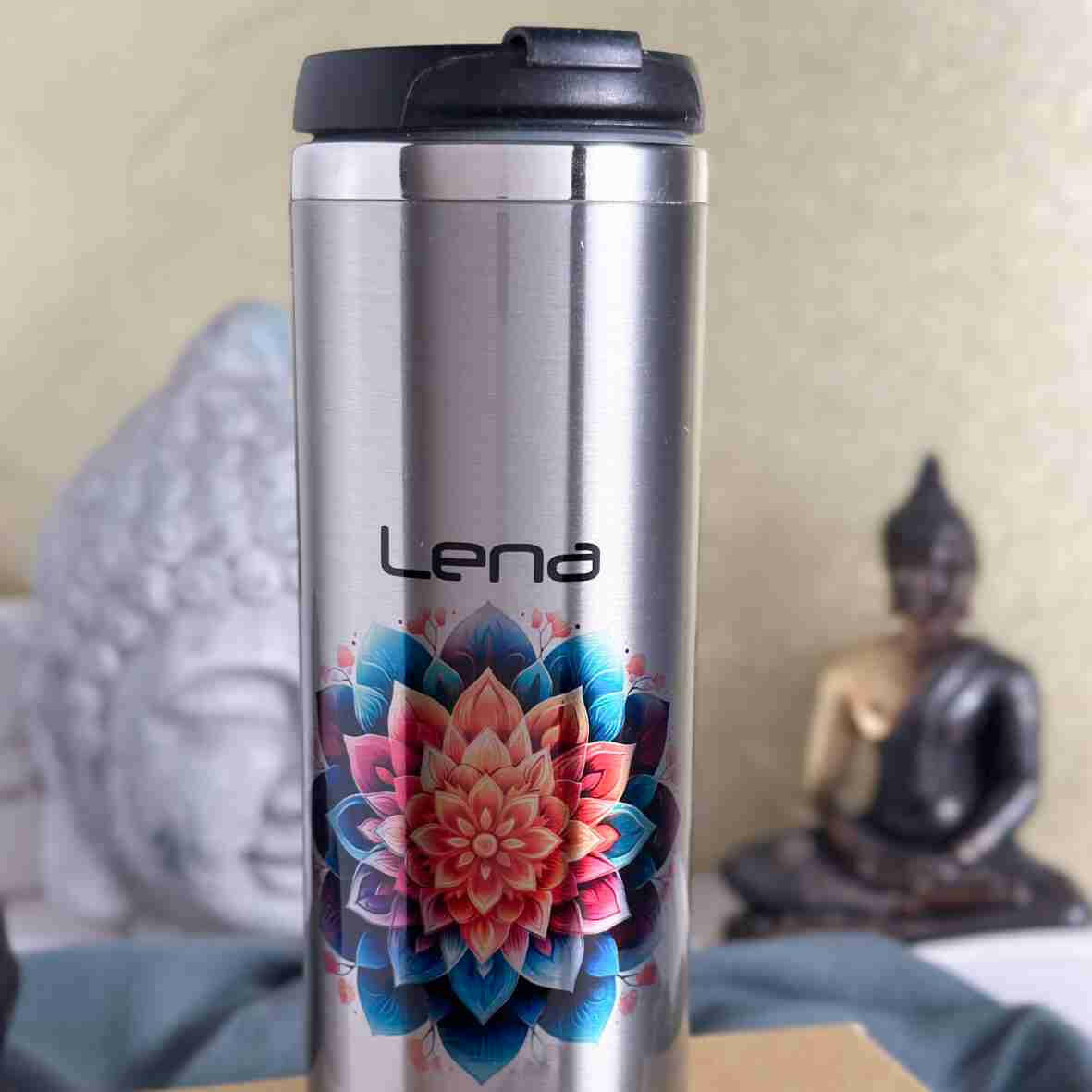 Thermobecher glänzend Namaste bunt.