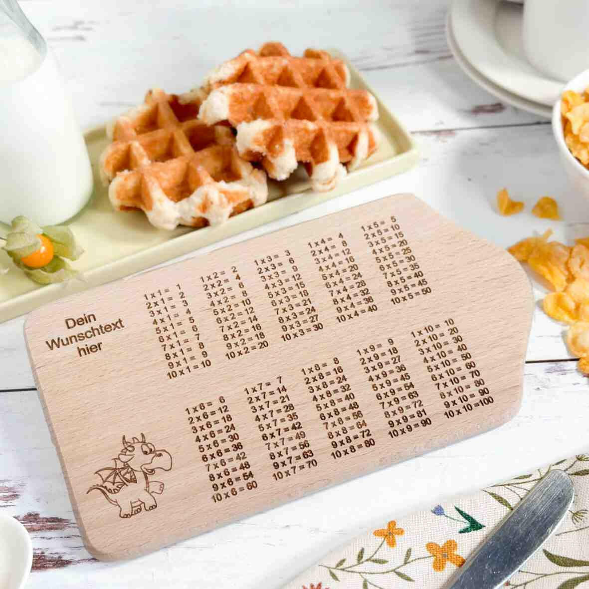Personalisiertes Frühstücksbrettchen 1x1 Schulkind Kapellenform (4).