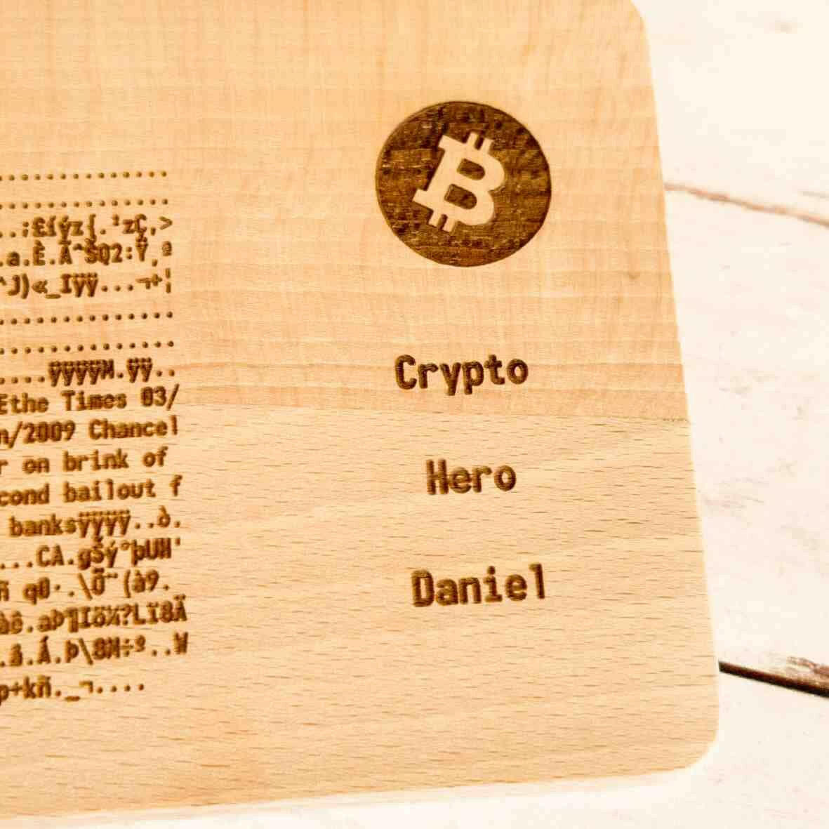 Personalisiertes Frühstücksbrettchen Bitcoin Genesis Block.