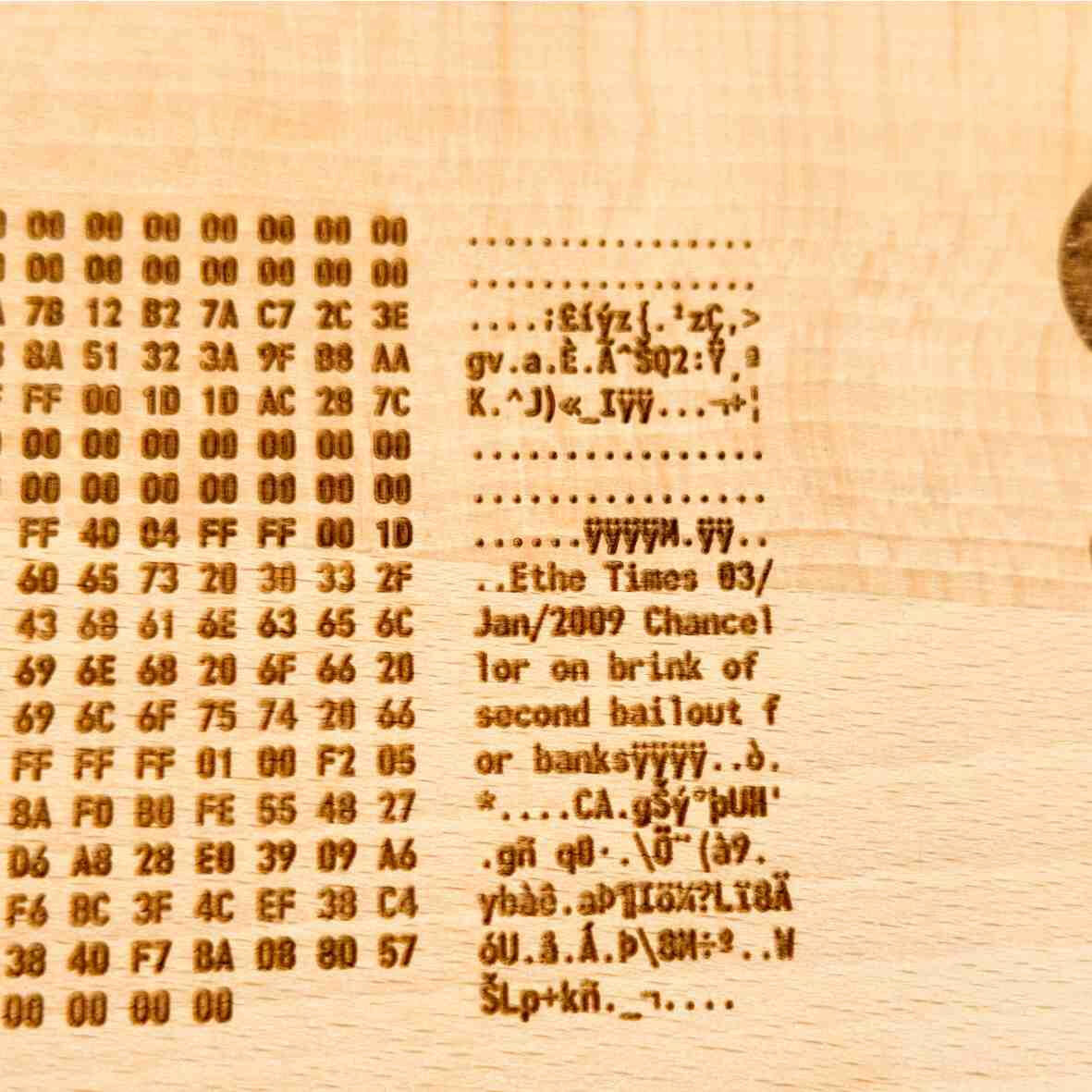 Personalisiertes Frühstücksbrettchen Bitcoin Genesis Block.