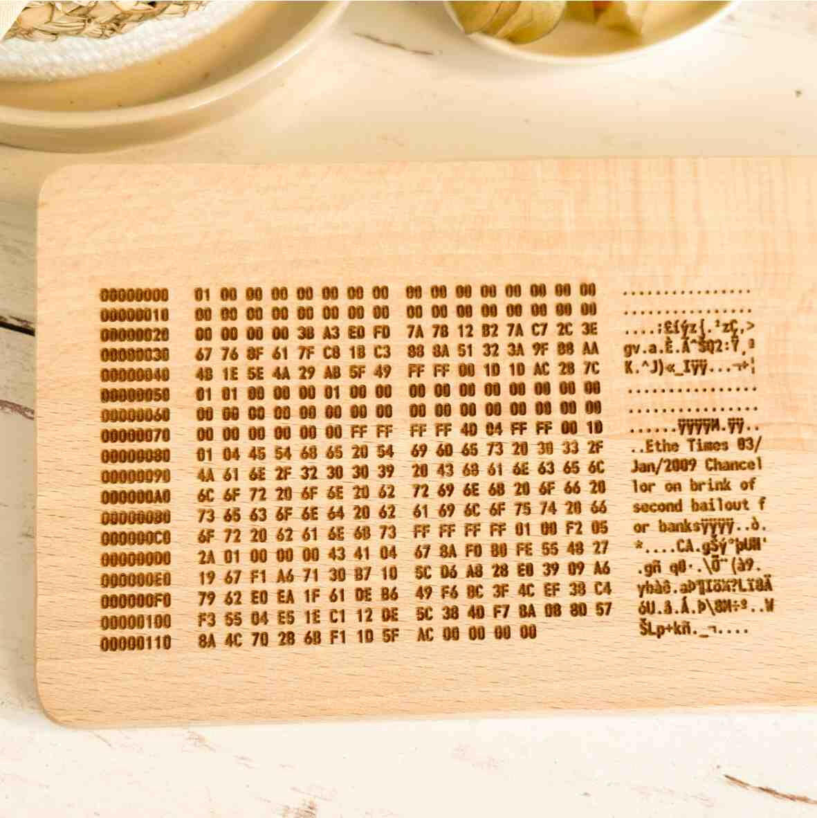 Personalisiertes Frühstücksbrettchen Bitcoin Genesis Block.