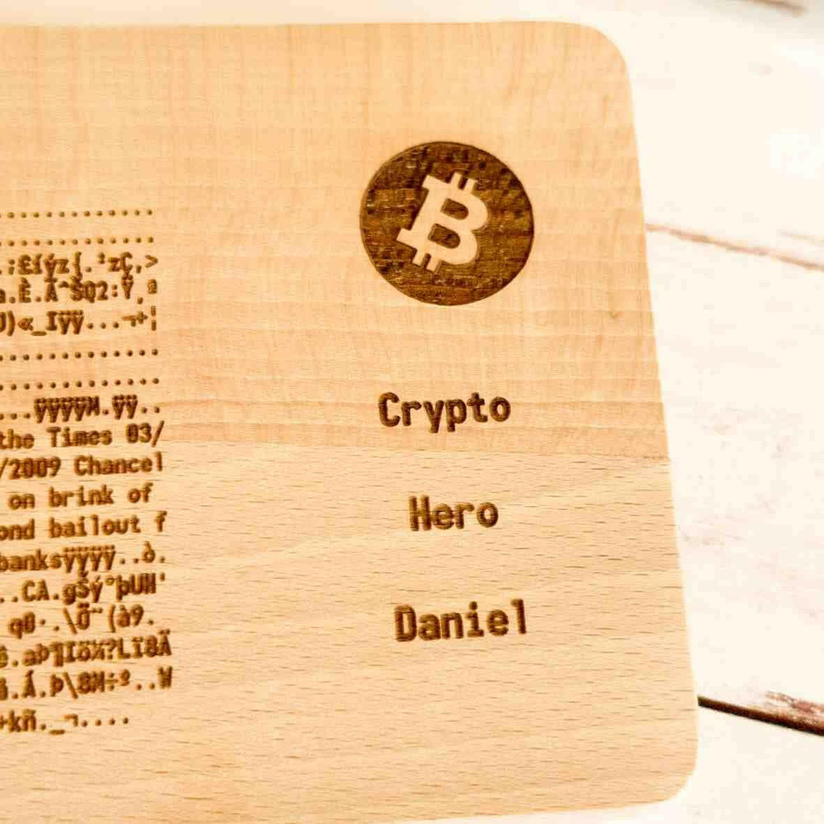 Personalisiertes Frühstücksbrettchen Bitcoin Genesis Block.