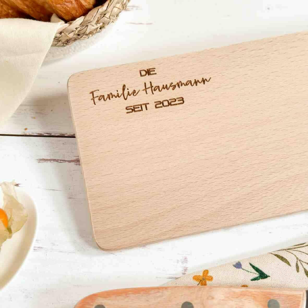 Personalisiertes Frühstücksbrettchen Familie (1).