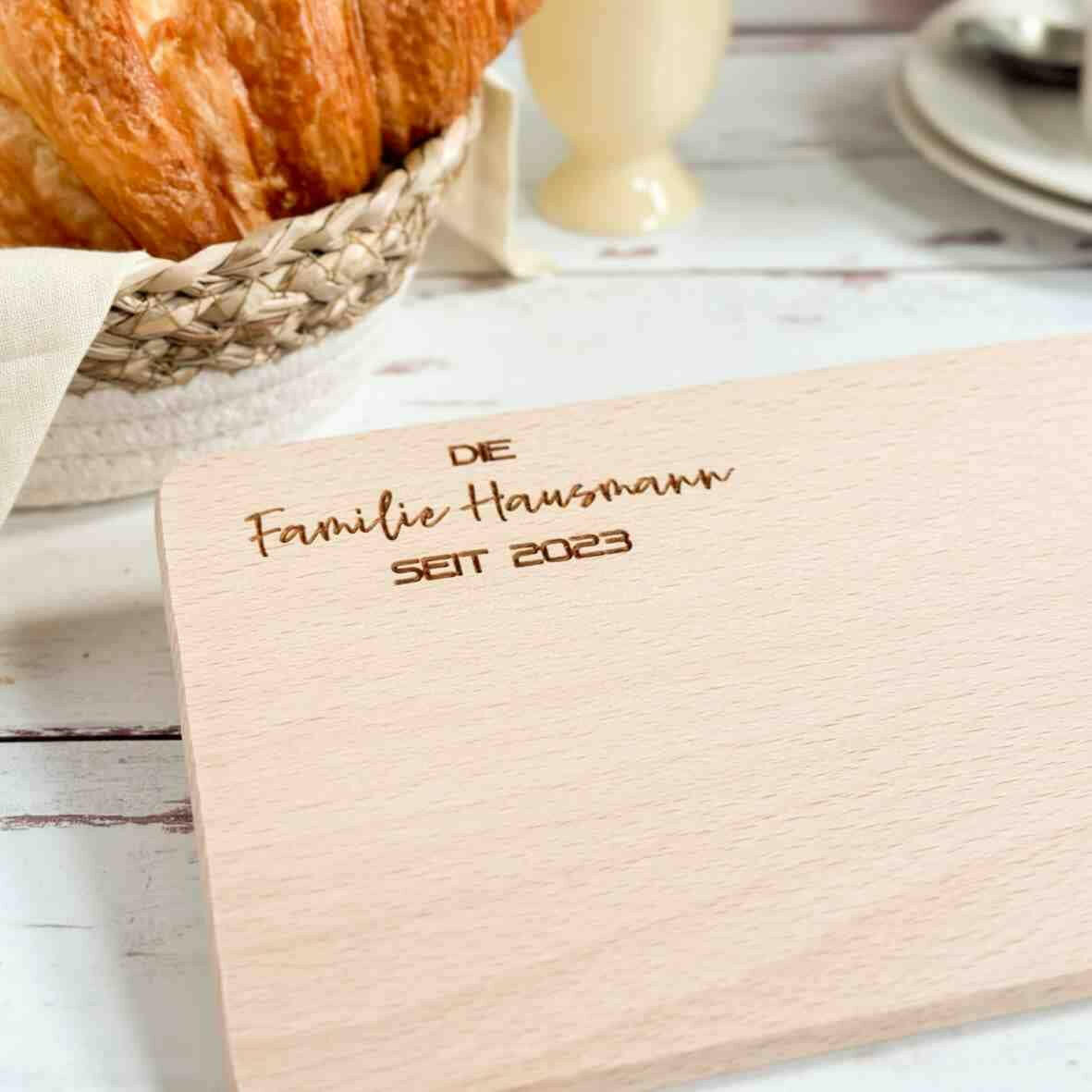 Personalisiertes Frühstücksbrettchen Familie (1).
