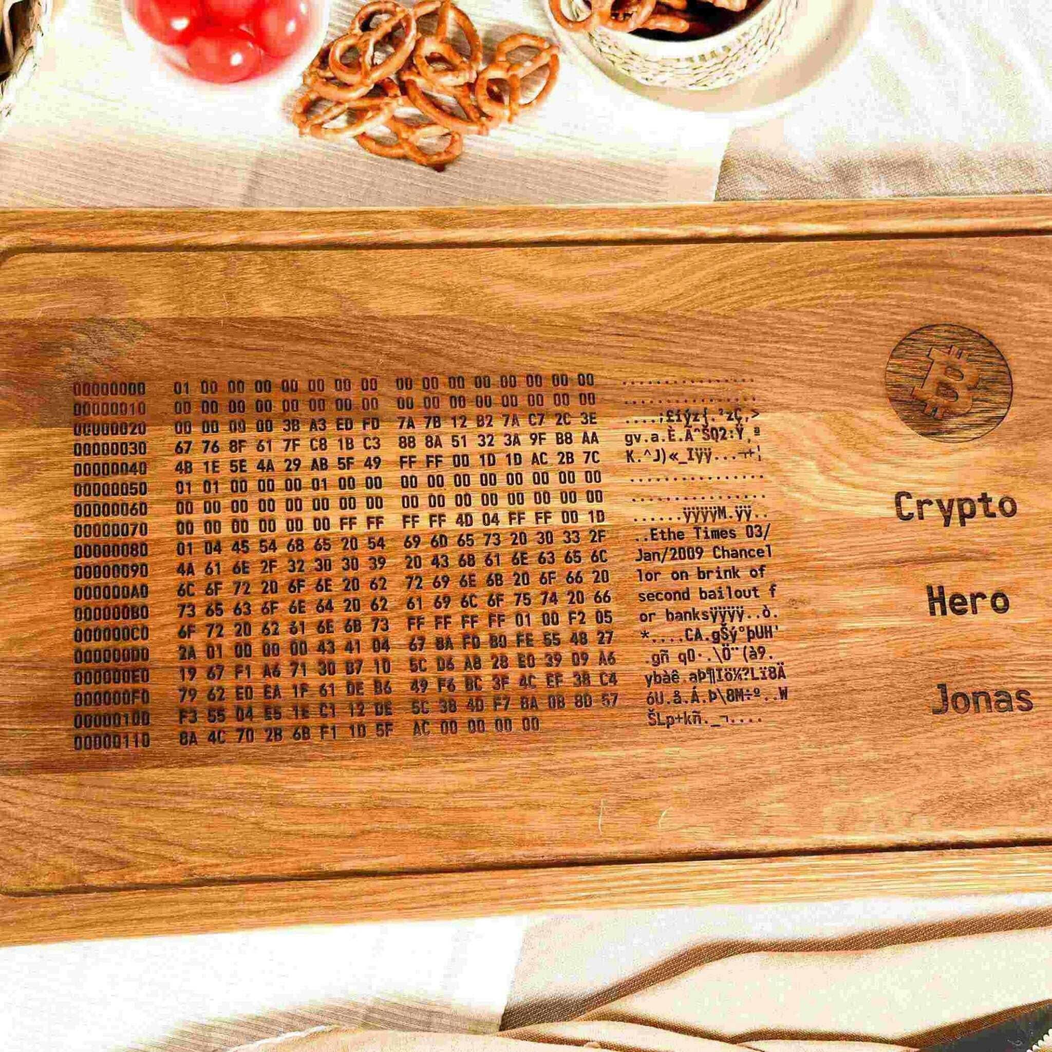 Personalisiertes Schneidebrett Eiche Bitcoin Genesis Block.