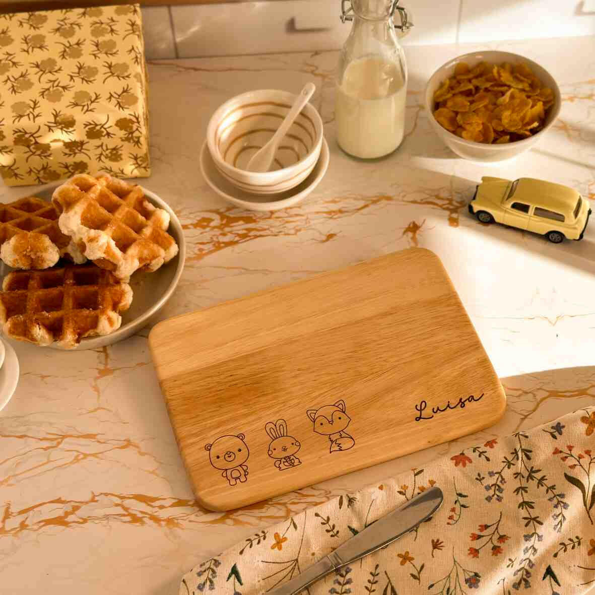 Personalisiertes Frühstücksbrettchen Waldtiere.
