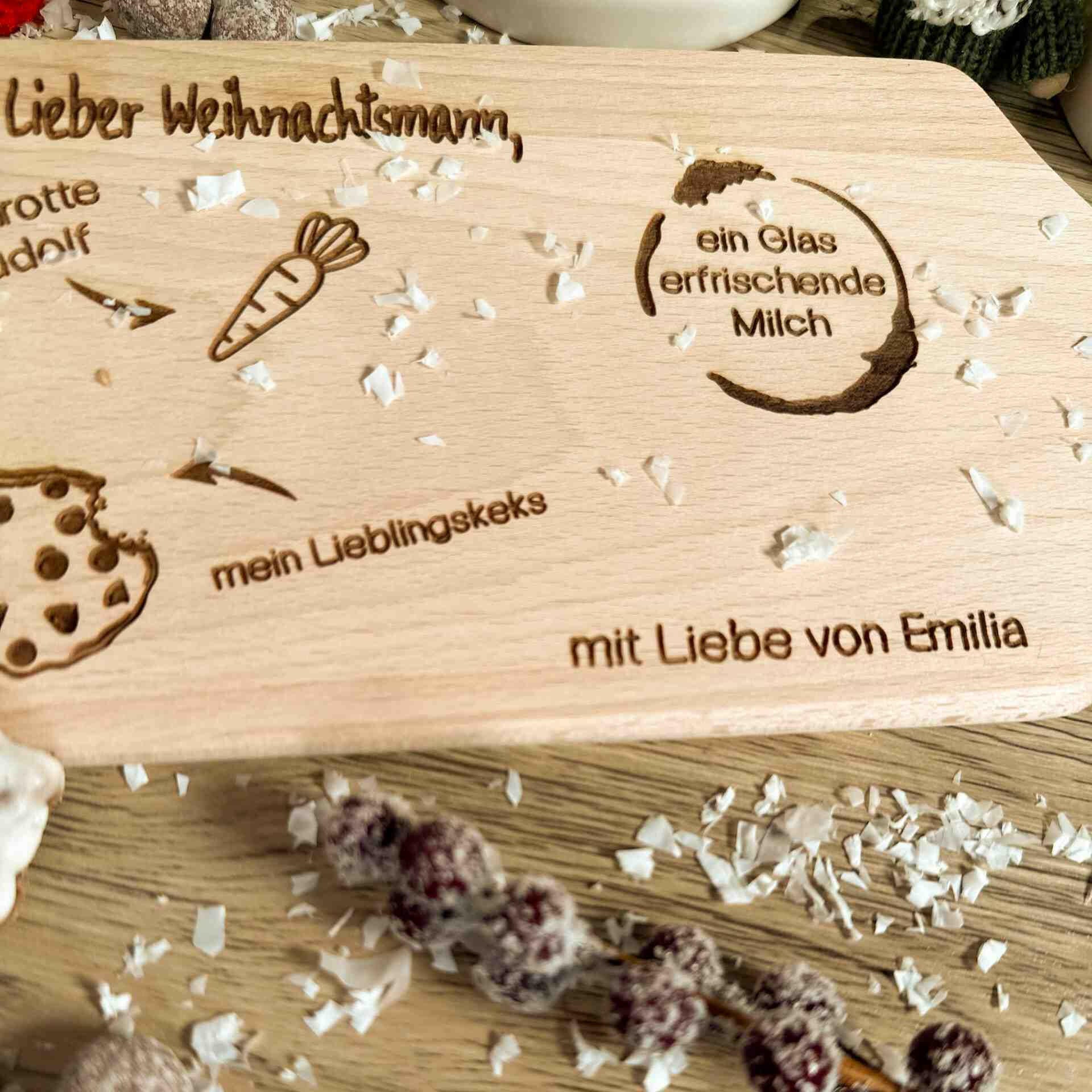 Personalisiertes Frühstücksbrettchen Lieber Weihnachtsmann, Kapellenform.