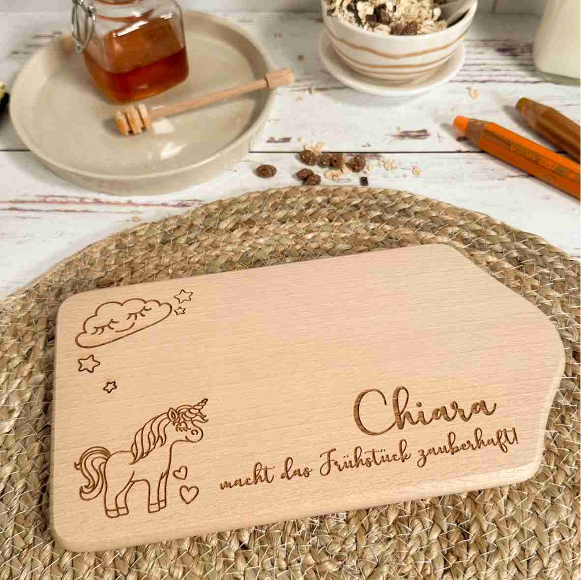 Personalisierte Einhorn Frühstücksbrettchen aus Buchenholz mit Name