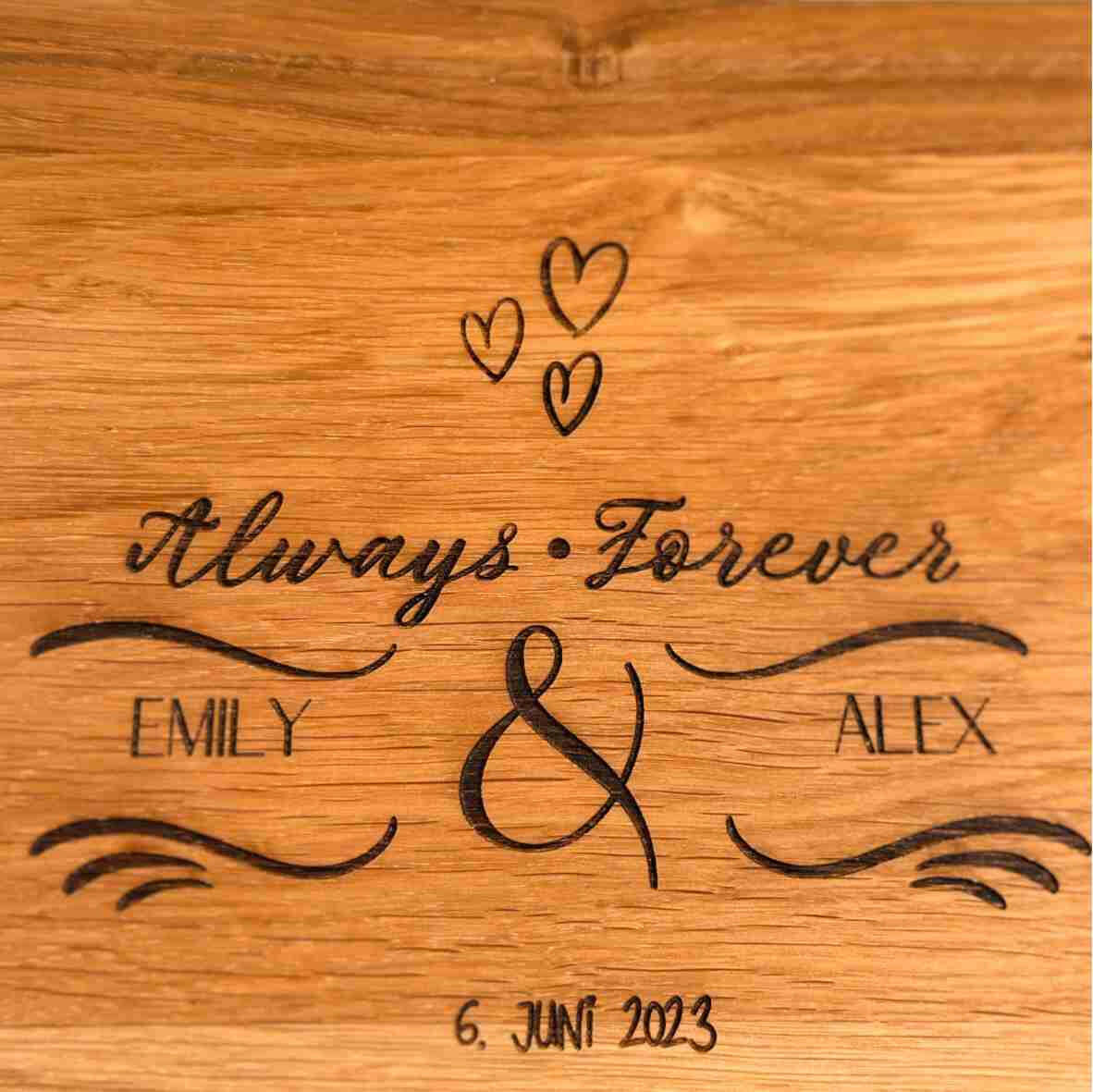Personalisiertes Schneidebrett Eiche Always Forever (1).