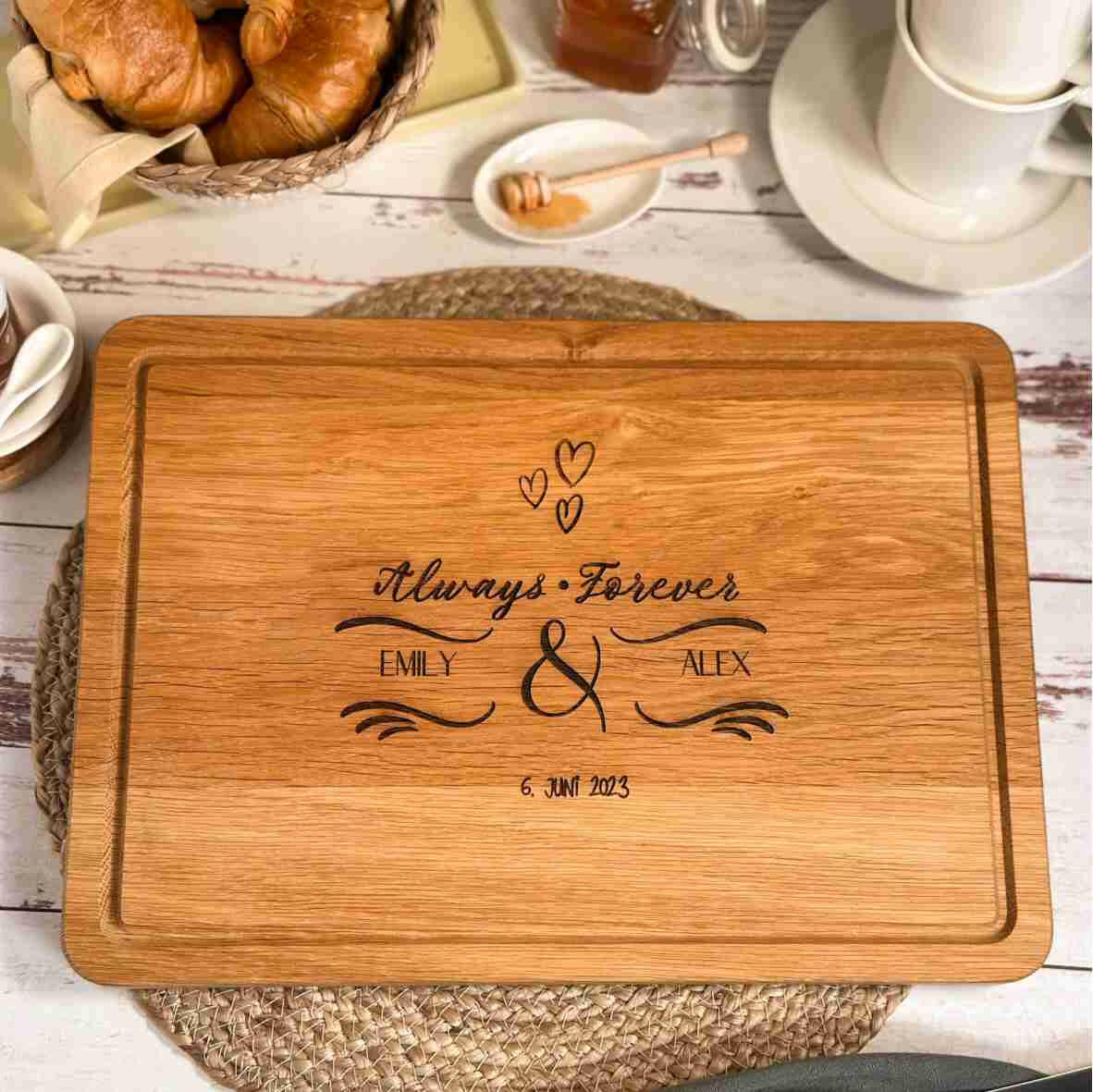 Personalisiertes Schneidebrett Eiche Always Forever (1).