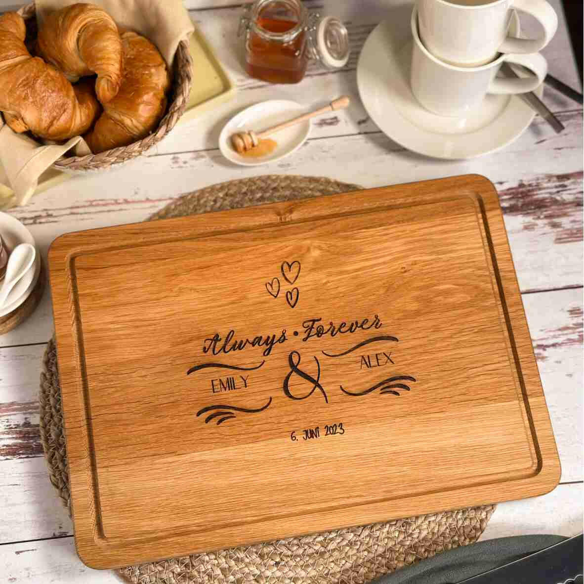 Personalisiertes Schneidebrett Eiche Always Forever (1).