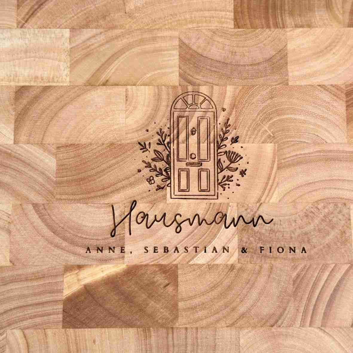 Personalisiertes Schneidebrett Haus Namen