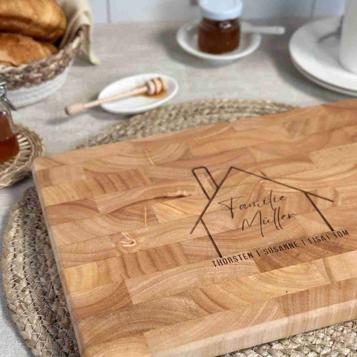 Schneidebrett Stirnholz Haus – personalisiert