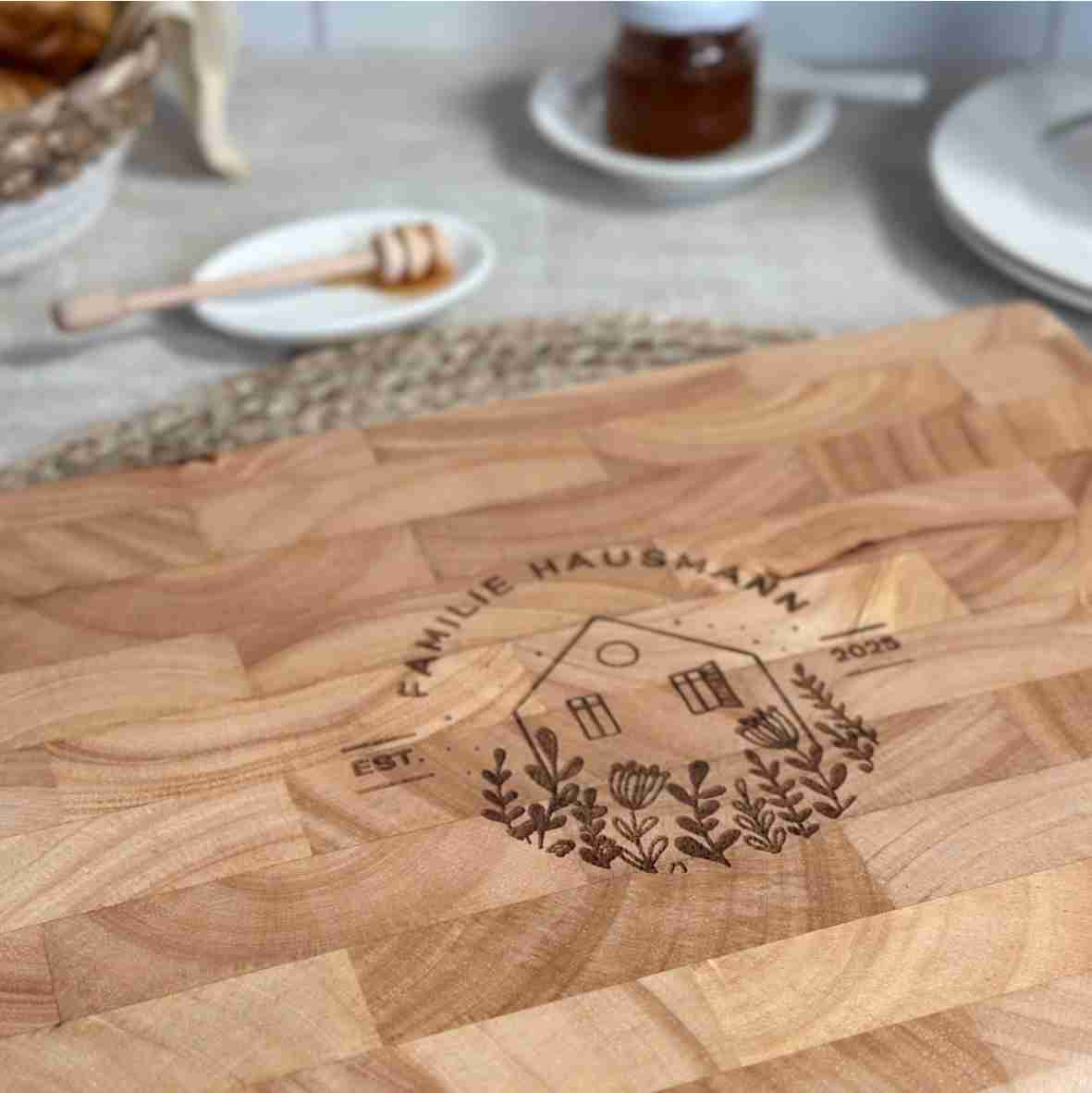 Personalisierte Stirnholz Schneidebrett Hausgravur Familiennamen