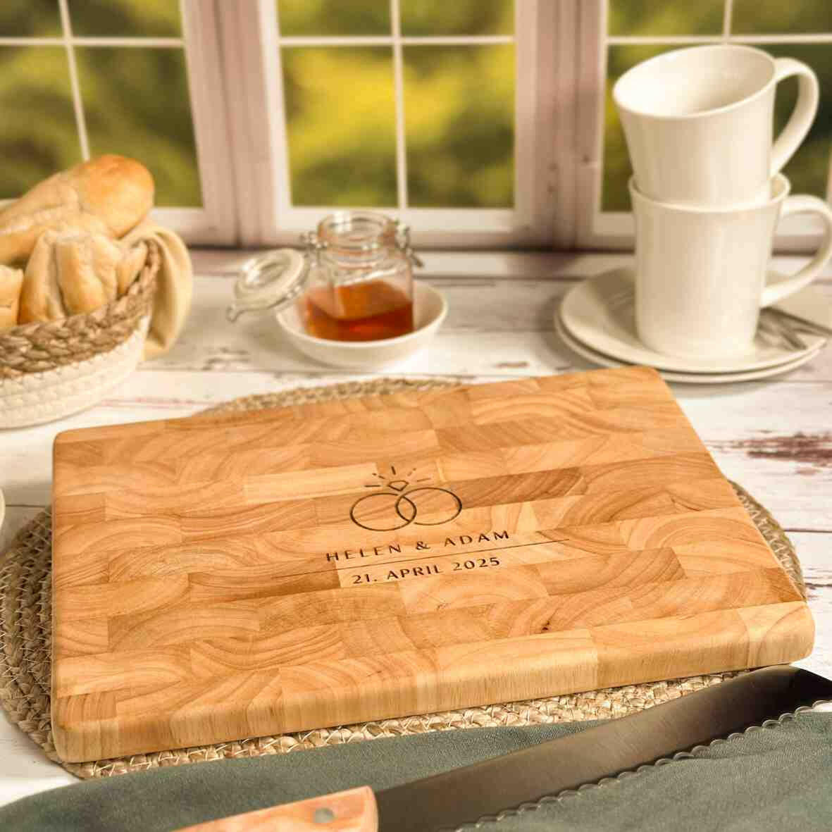 Personalisiertes Schneidebrett Stirnholz Hochzeit 2025 (4).