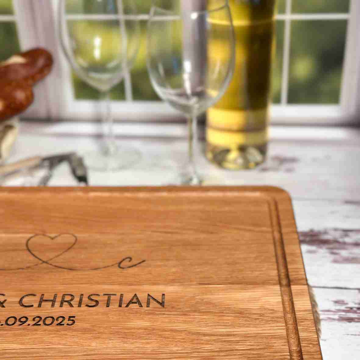 Personalisiertes Eichen-Schneidebrett mit Herz