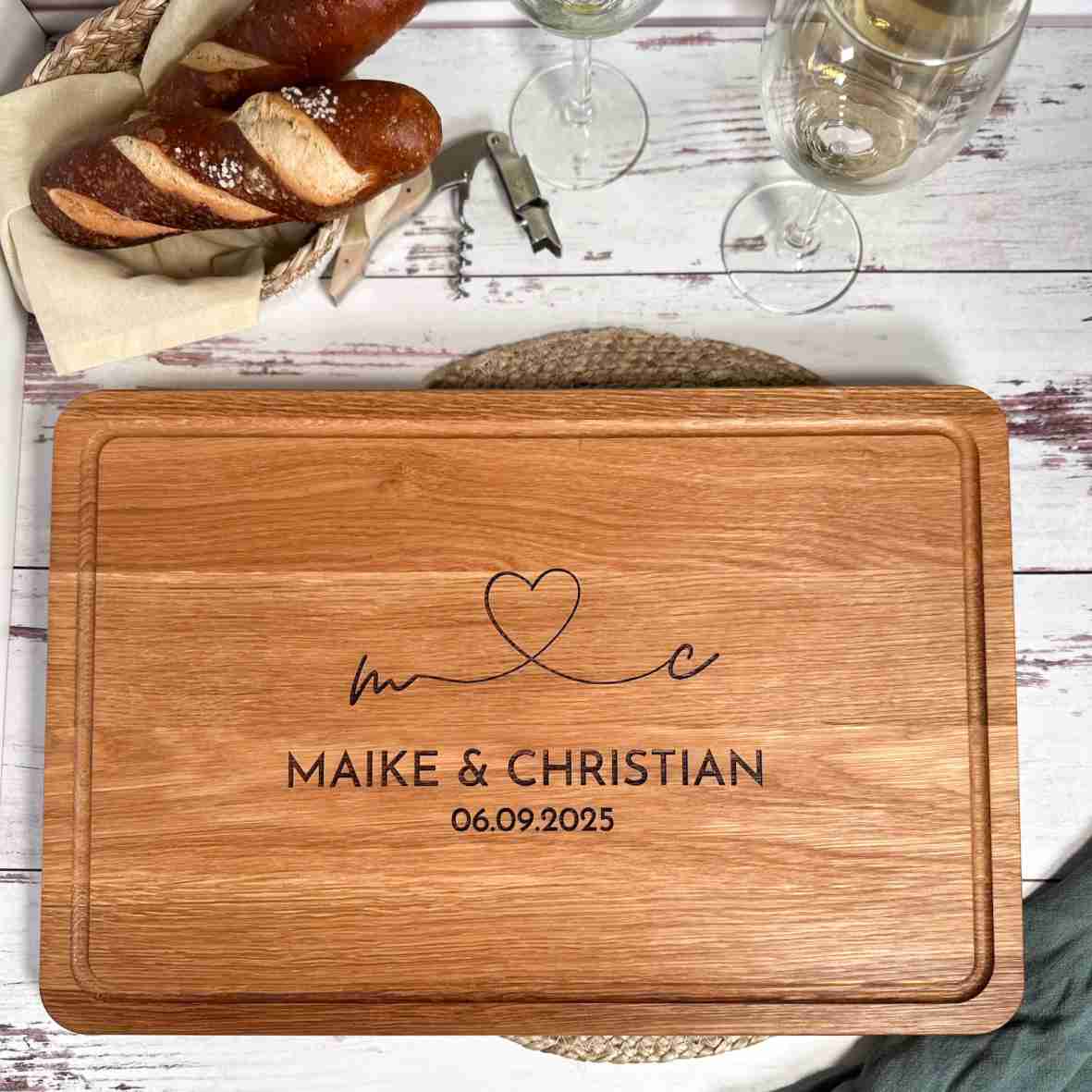 Personalisiertes Eichen-Schneidebrett mit Herz