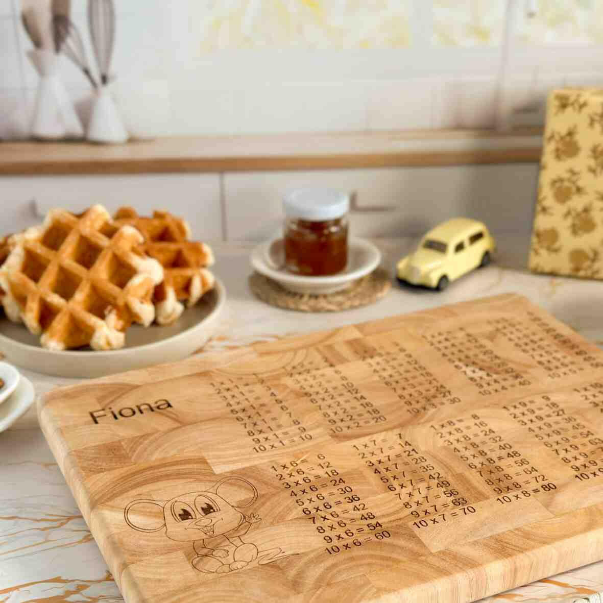 Personalisiertes Schneidebrett Stirnholz 1 x 1 Schulkind.